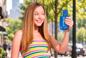 Flip the two-way selfie camera and shoot HD photos and videos in vertical or landscape positions. Flip the two-way selfie camera and shoot HD photos and videos in vertical or landscape positions.